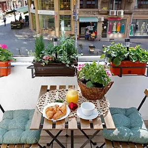  Apartament Traditional Romanian