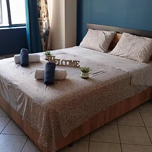 https://railway-area-studio-4p-parking.hotels-of-thessaloniki.com